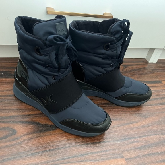 Michael Kors Shay wedge sneakers booties - Picture 4 of 17